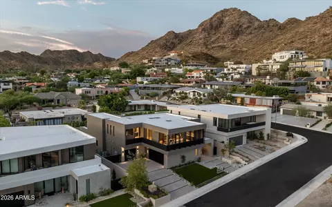 View/Area - 2228 E Solar Dr, Phoenix, AZ 85020 photo 1 of 4