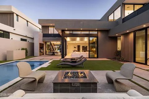 Exterior - 2228 E Solar Dr, Phoenix, AZ 85020 photo 13 of 17