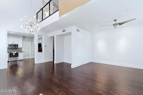 Living - 706 E Washington St #117, Phoenix, AZ 85034 photo 4 of 4