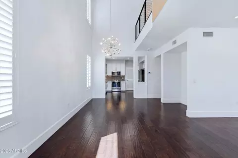 Living - 706 E Washington St #117, Phoenix, AZ 85034 photo 3 of 4