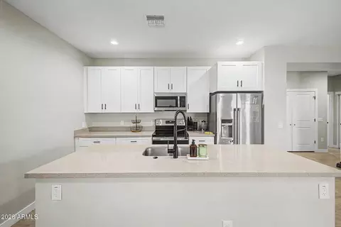 Kitchen - 1908 W Lawrence Rd #12, Phoenix, AZ 85015 photo 3 of 6