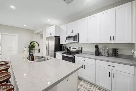 Kitchen - 1908 W Lawrence Rd #12, Phoenix, AZ 85015 photo 6 of 6