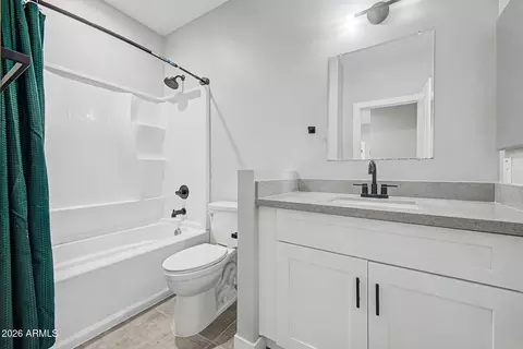 Bath - 1908 W Lawrence Rd #12, Phoenix, AZ 85015 photo 3 of 3
