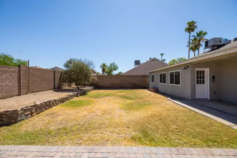 Exterior - 1314 E Topeka Dr, Phoenix, AZ 85024 photo 11 of 13