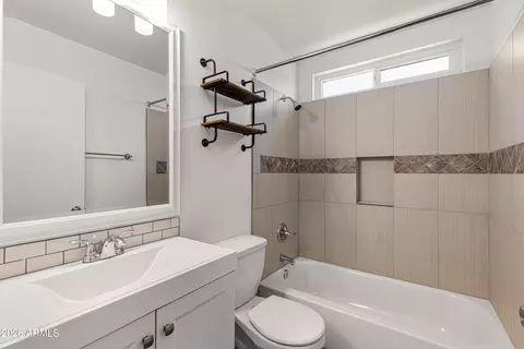 Bath - 1314 E Topeka Dr, Phoenix, AZ 85024 photo 3 of 3