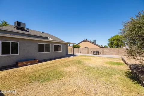 Exterior - 1314 E Topeka Dr, Phoenix, AZ 85024 photo 6 of 13