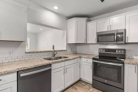 Kitchen - 1314 E Topeka Dr, Phoenix, AZ 85024 photo 3 of 3