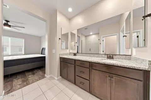 Bath - 779 E Doral Ave #101, Gilbert, AZ 85297 photo 2 of 4