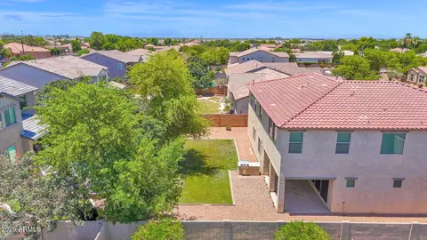Exterior - 2839 E Muirfield St, Gilbert, AZ 85298 photo 9 of 10
