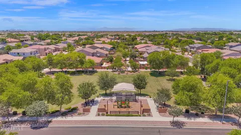 View/Area - 2839 E Muirfield St, Gilbert, AZ 85298 photo 3 of 5