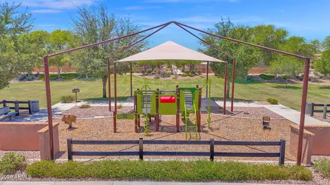 View/Area - 2839 E Muirfield St, Gilbert, AZ 85298 photo 4 of 5