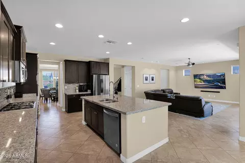 Kitchen - 2839 E Muirfield St, Gilbert, AZ 85298 photo 5 of 6