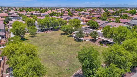 View/Area - 2839 E Muirfield St, Gilbert, AZ 85298 photo 2 of 5
