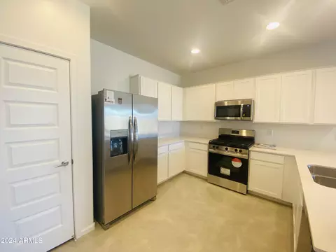 Kitchen - 5531 S 23rd Dr, Phoenix, AZ 85041 photo 1 of 1