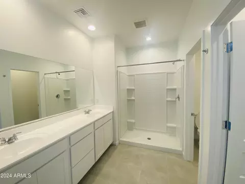 Bath - 5531 S 23rd Dr, Phoenix, AZ 85041 photo 1 of 3