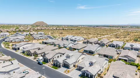 View/Area - 8041 E Jacaranda St, Mesa, AZ 85207 photo 2 of 6