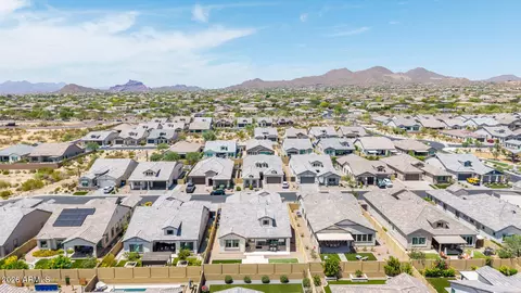 View/Area - 8041 E Jacaranda St, Mesa, AZ 85207 photo 4 of 6