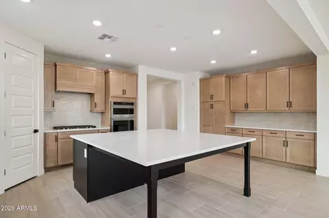 Kitchen - 2706 E Agave Knoll Rd, Phoenix, AZ 85024 photo 2 of 3