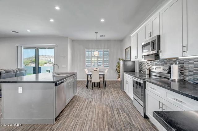 48129 N 15th Ave, New River, AZ 85087
