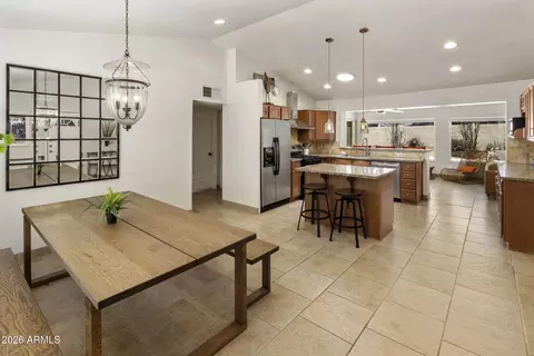 Dining - 4312 E Sells Dr, Phoenix, AZ 85018 photo 4 of 4