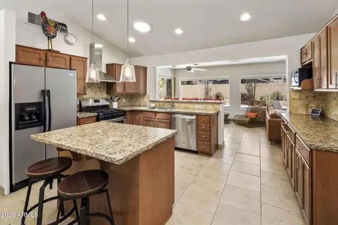 Kitchen - 4312 E Sells Dr, Phoenix, AZ 85018 photo 3 of 7
