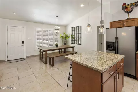Dining - 4312 E Sells Dr, Phoenix, AZ 85018 photo 2 of 4