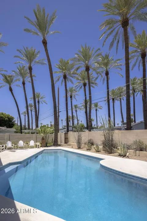 Exterior - 4312 E Sells Dr, Phoenix, AZ 85018 photo 4 of 12