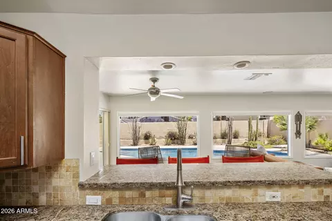 Kitchen - 4312 E Sells Dr, Phoenix, AZ 85018 photo 5 of 7