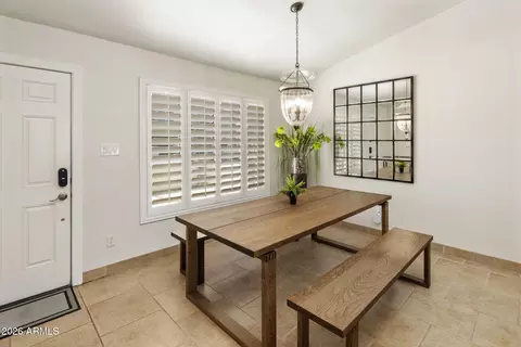 Dining - 4312 E Sells Dr, Phoenix, AZ 85018 photo 3 of 4