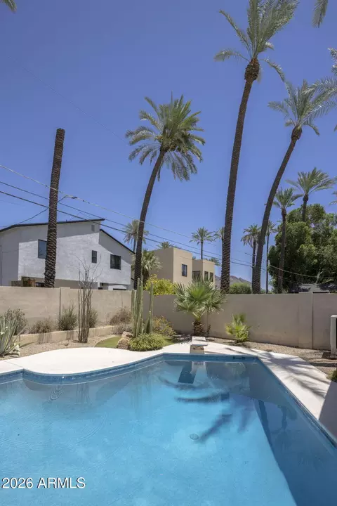 Exterior - 4312 E Sells Dr, Phoenix, AZ 85018 photo 3 of 12