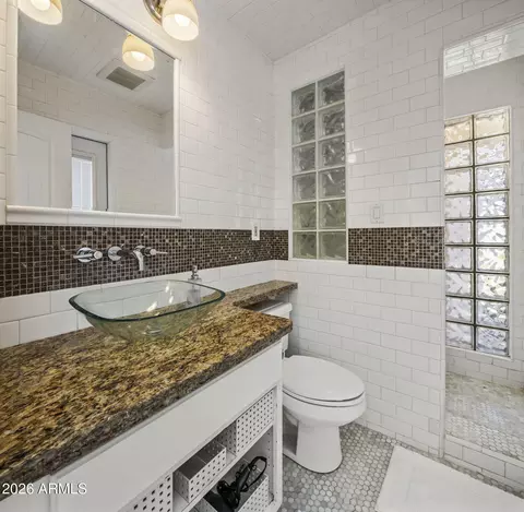 Bath - 4312 E Sells Dr, Phoenix, AZ 85018 photo 2 of 2