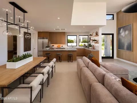 Dining - 5937 N 14th St, Phoenix, AZ 85014 photo 1 of 3