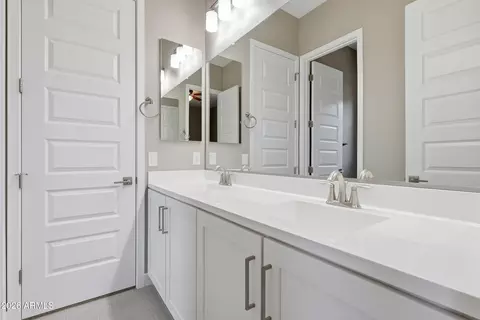 Bath - 10363 E Topaz Ave, Mesa, AZ 85212 photo 4 of 7
