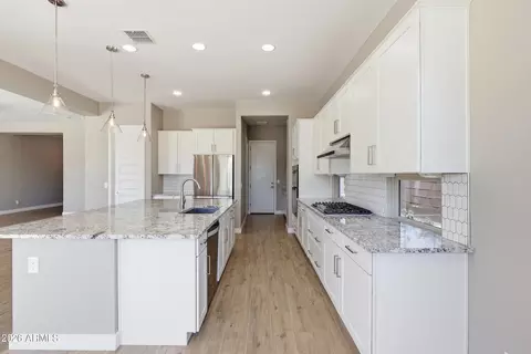 Kitchen - 10363 E Topaz Ave, Mesa, AZ 85212 photo 4 of 6