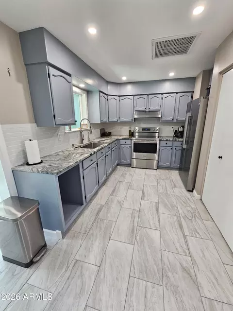Kitchen - 1940 S Coconino Dr, Apache Junction, AZ 85120 photo 1 of 2