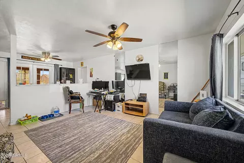 Living - 11608 N 20th Dr, Phoenix, AZ 85029 photo 2 of 3