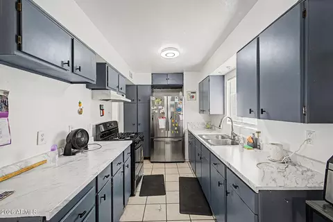 Kitchen - 11608 N 20th Dr, Phoenix, AZ 85029 photo 1 of 4