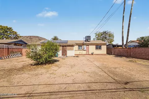 Exterior - 11608 N 20th Dr, Phoenix, AZ 85029 photo 2 of 4