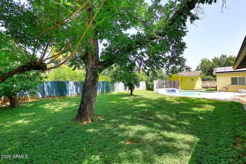 Exterior - 8104 N 8th Ave, Phoenix, AZ 85021 photo 9 of 10