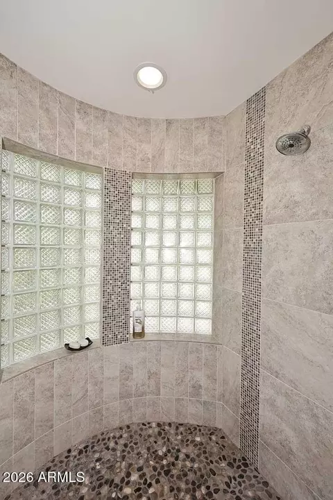 Bath - 8104 N 8th Ave, Phoenix, AZ 85021 photo 7 of 9