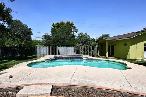 Exterior - 8104 N 8th Ave, Phoenix, AZ 85021 photo 6 of 10
