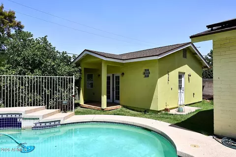 Exterior - 8104 N 8th Ave, Phoenix, AZ 85021 photo 10 of 10
