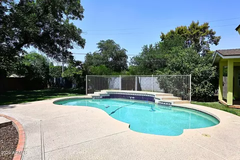 Exterior - 8104 N 8th Ave, Phoenix, AZ 85021 photo 7 of 10