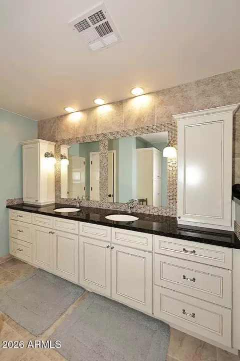 Bath - 8104 N 8th Ave, Phoenix, AZ 85021 photo 6 of 9
