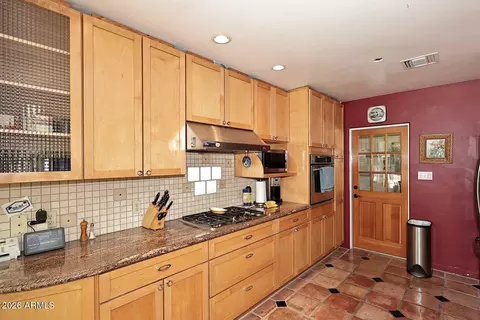 Kitchen - 8104 N 8th Ave, Phoenix, AZ 85021 photo 3 of 4