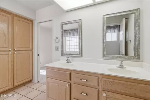 Bath - 7833 E Nopal Ave, Mesa, AZ 85209 photo 5 of 5