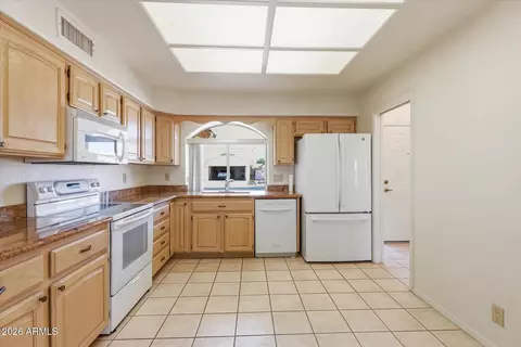 Kitchen - 7833 E Nopal Ave, Mesa, AZ 85209 photo 2 of 4