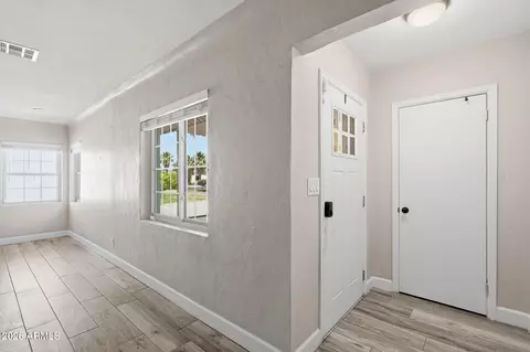 Entry Way - 511 W Roma Ave, Phoenix, AZ 85013 photo 1 of 1