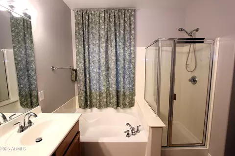 Bath - 3630 E Leslie Dr, Gilbert, AZ 85296 photo 3 of 4