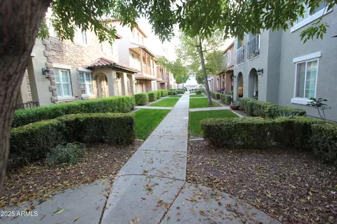 Exterior - 3630 E Leslie Dr, Gilbert, AZ 85296 photo 1 of 5